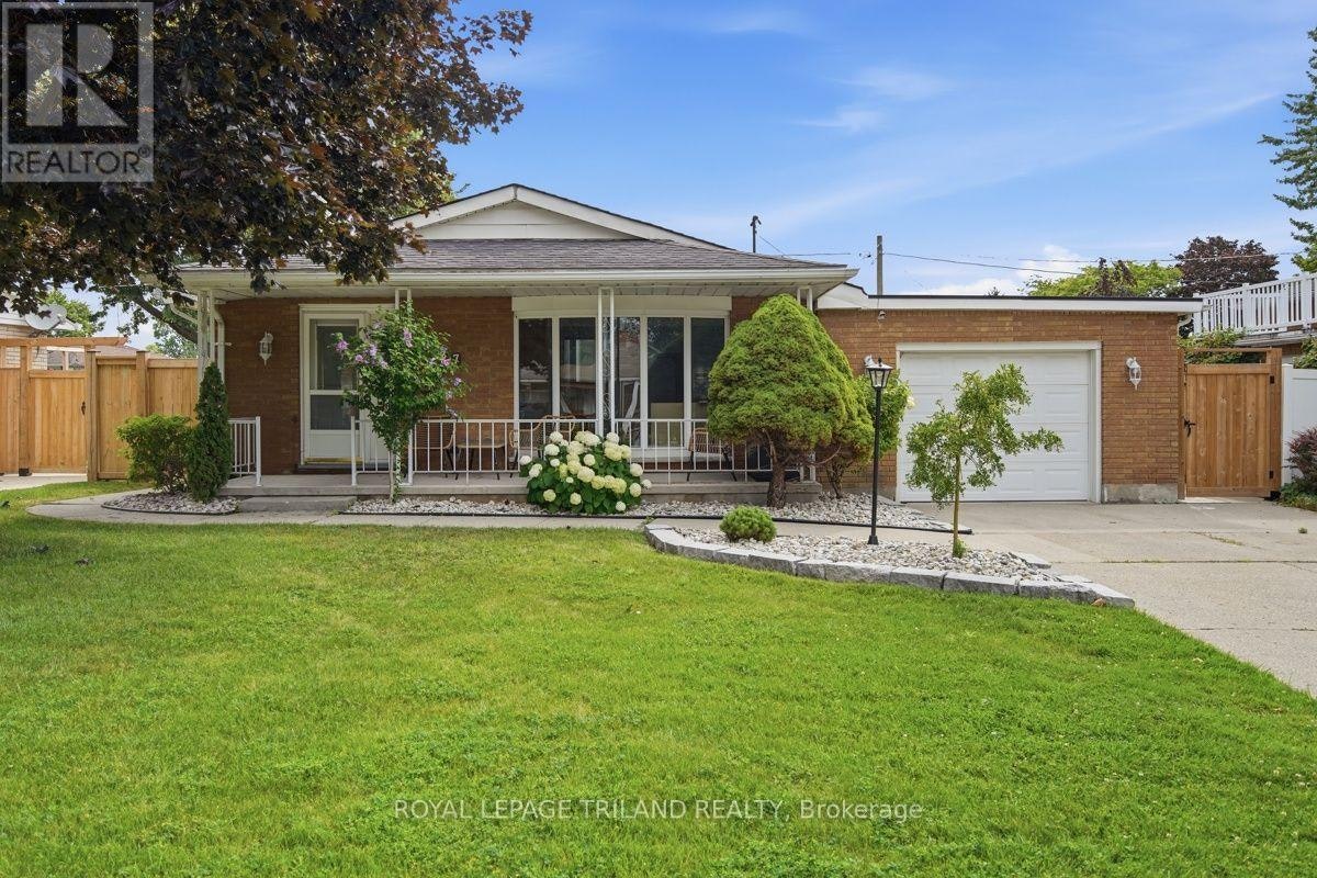 27 Aldborough Avenue, St. Thomas, ON, N5R 4S8