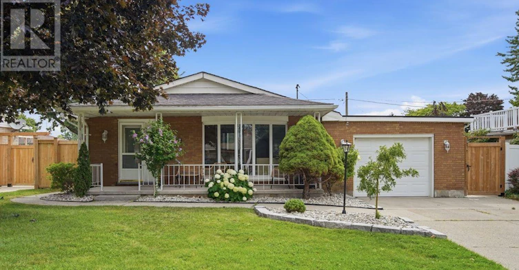 27 Aldborough Avenue, St. Thomas, ON, N5R 4S8