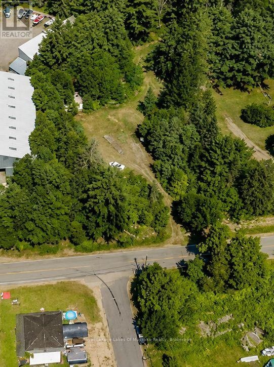 00 East Road, Lake of Bays, ON, P0B 1A0