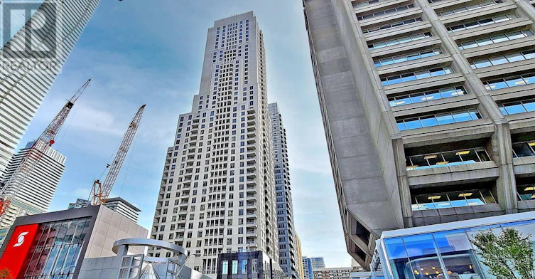 1602-35 Balmuto Street, Toronto, ON, M4Y 0A3