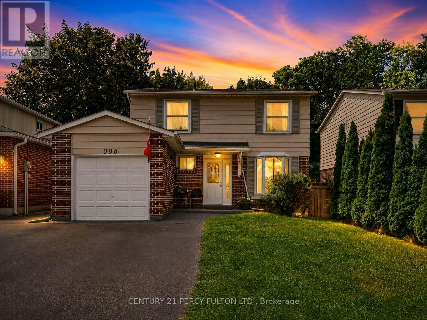 388 Handley Crescent, Newmarket, ON, L3Y 4T4