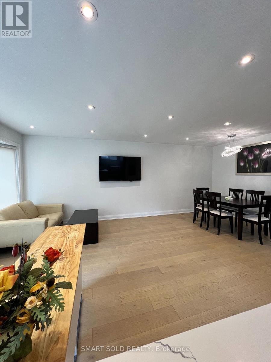 MAIN FLOOR-219 Beechy Drive, Richmond Hill, ON, L4C 2X6 - 7