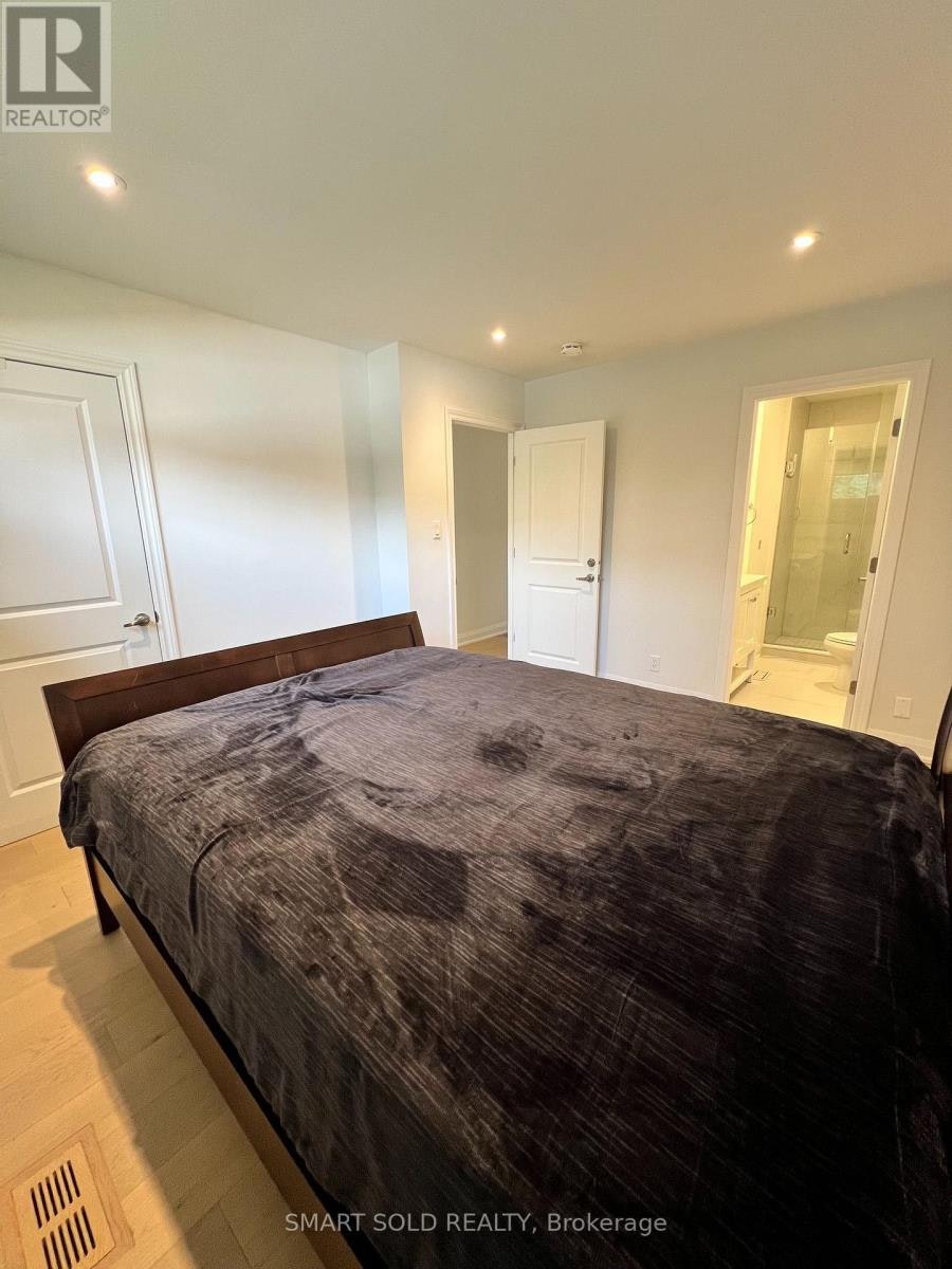 MAIN FLOOR-219 Beechy Drive, Richmond Hill, ON, L4C 2X6 - 12
