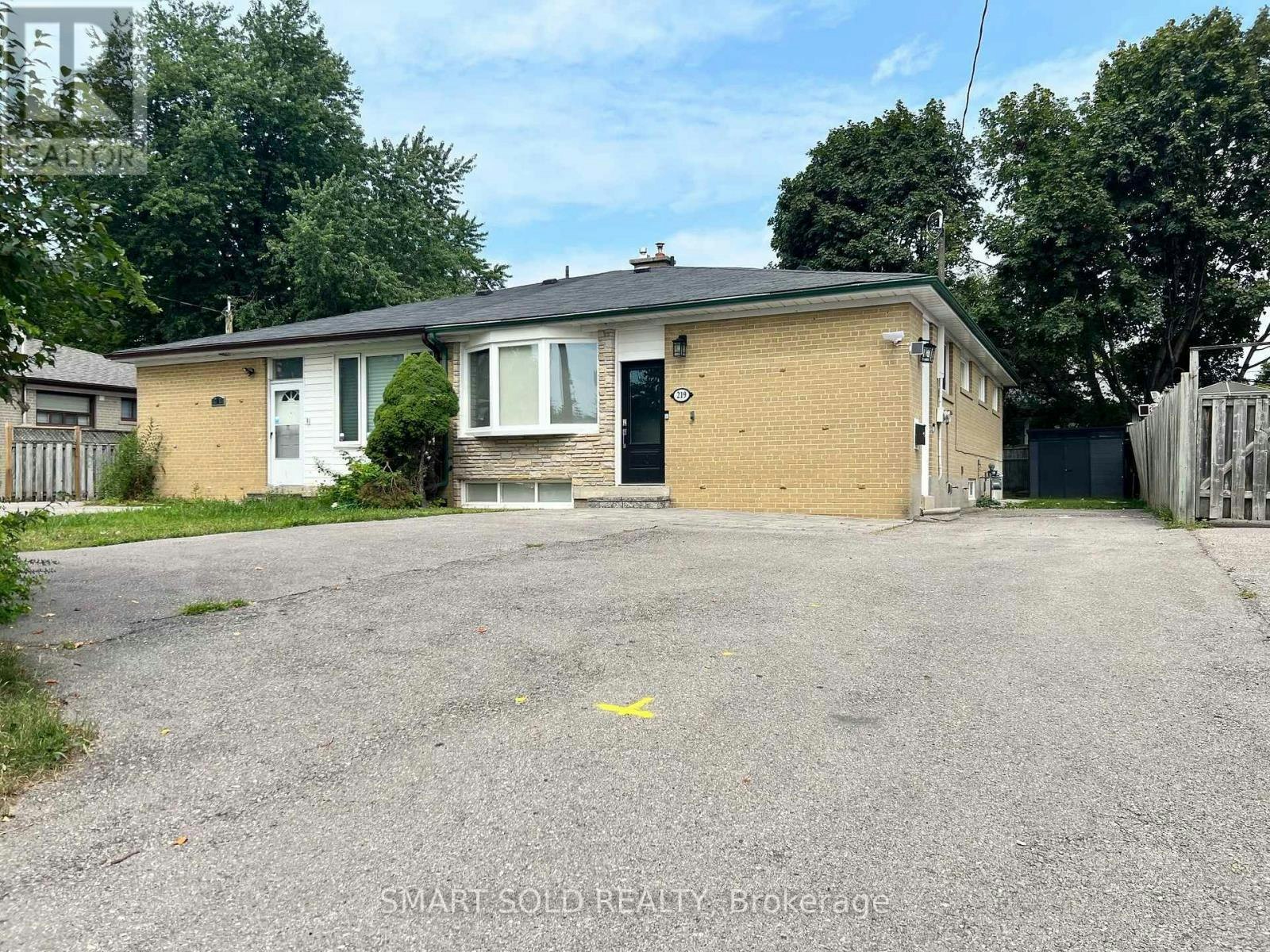 MAIN FLOOR-219 Beechy Drive, Richmond Hill, ON, L4C 2X6