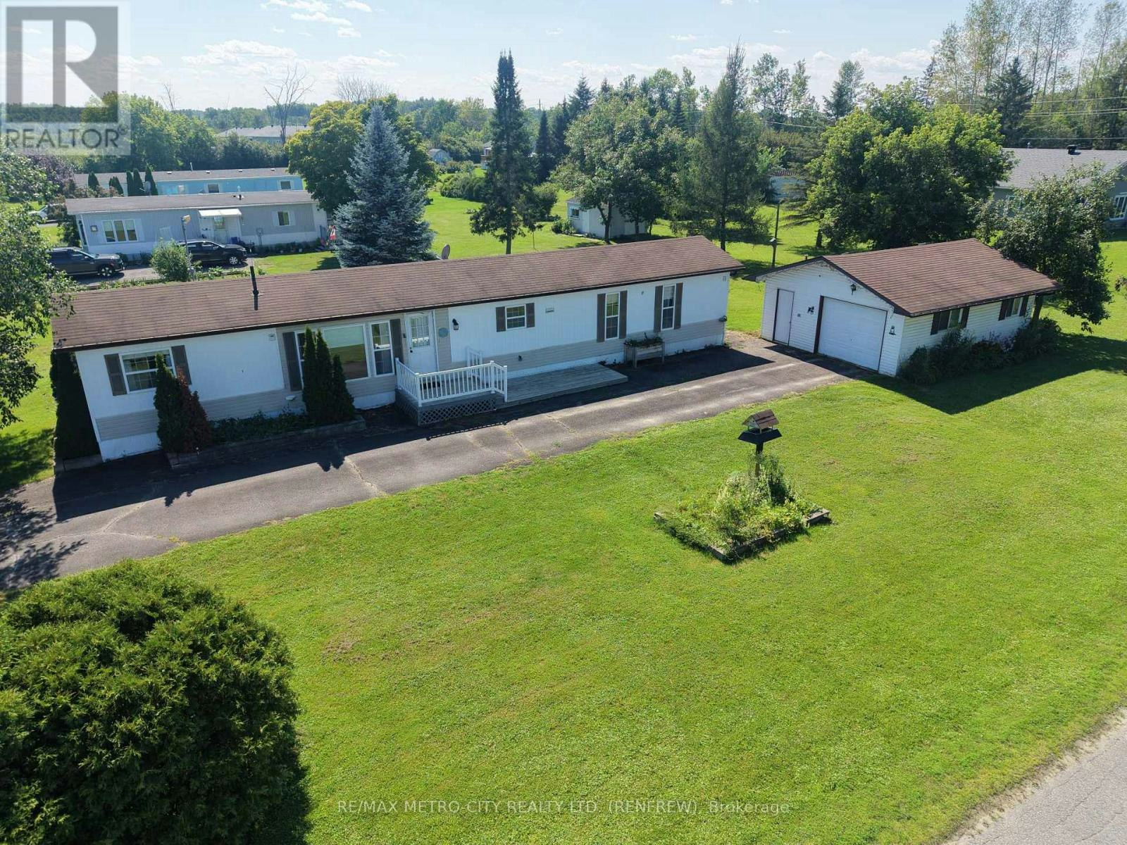 34 Sunset Lane, Horton, ON, K7V 0A5