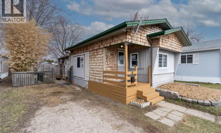6 Maple Drive