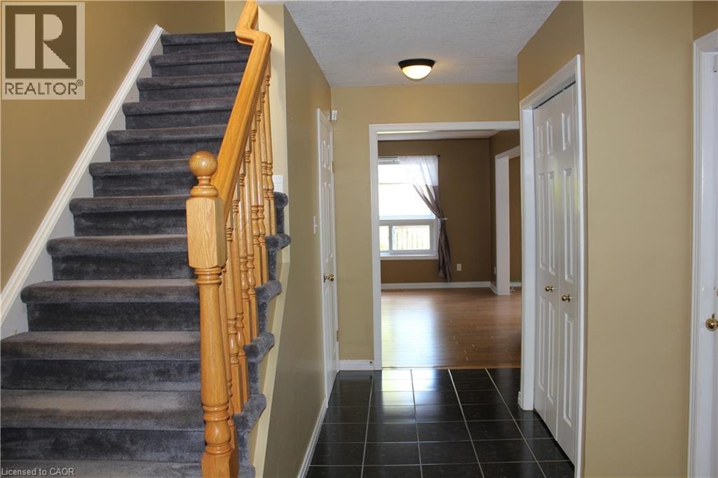 B-184 Northampton Crescent, Waterloo, ON, N2T 2M5 - 3