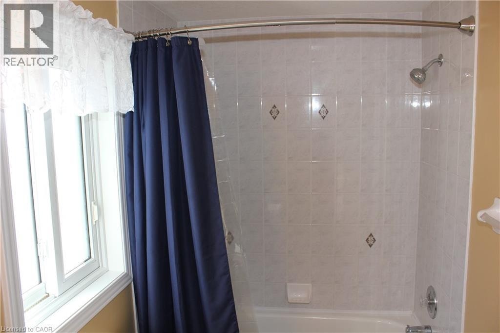 B-184 Northampton Crescent, Waterloo, ON, N2T 2M5 - 16