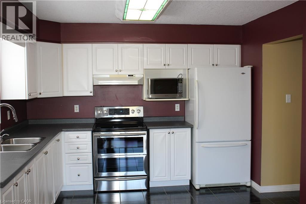 B-184 Northampton Crescent, Waterloo, ON, N2T 2M5 - 9