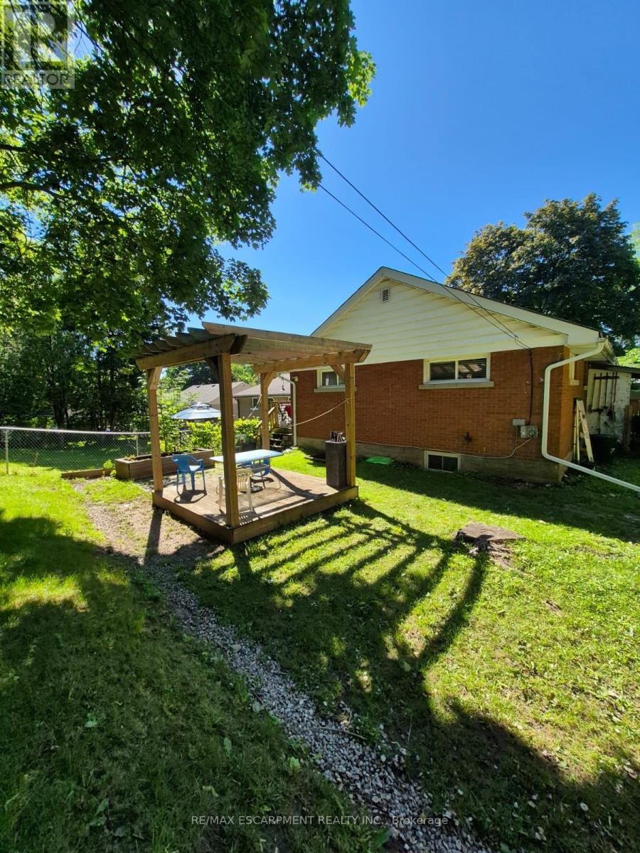 LOWER-76 Glenview Avenue, Cambridge, ON, N1R 2W2 - 12