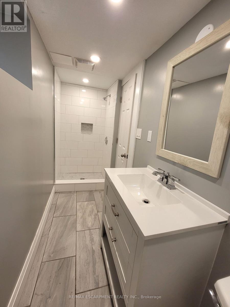 LOWER-76 Glenview Avenue, Cambridge, ON, N1R 2W2 - 9