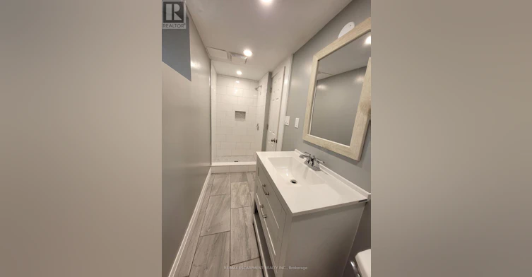 LOWER-76 Glenview Avenue, Cambridge, ON, N1R 2W2 - 9