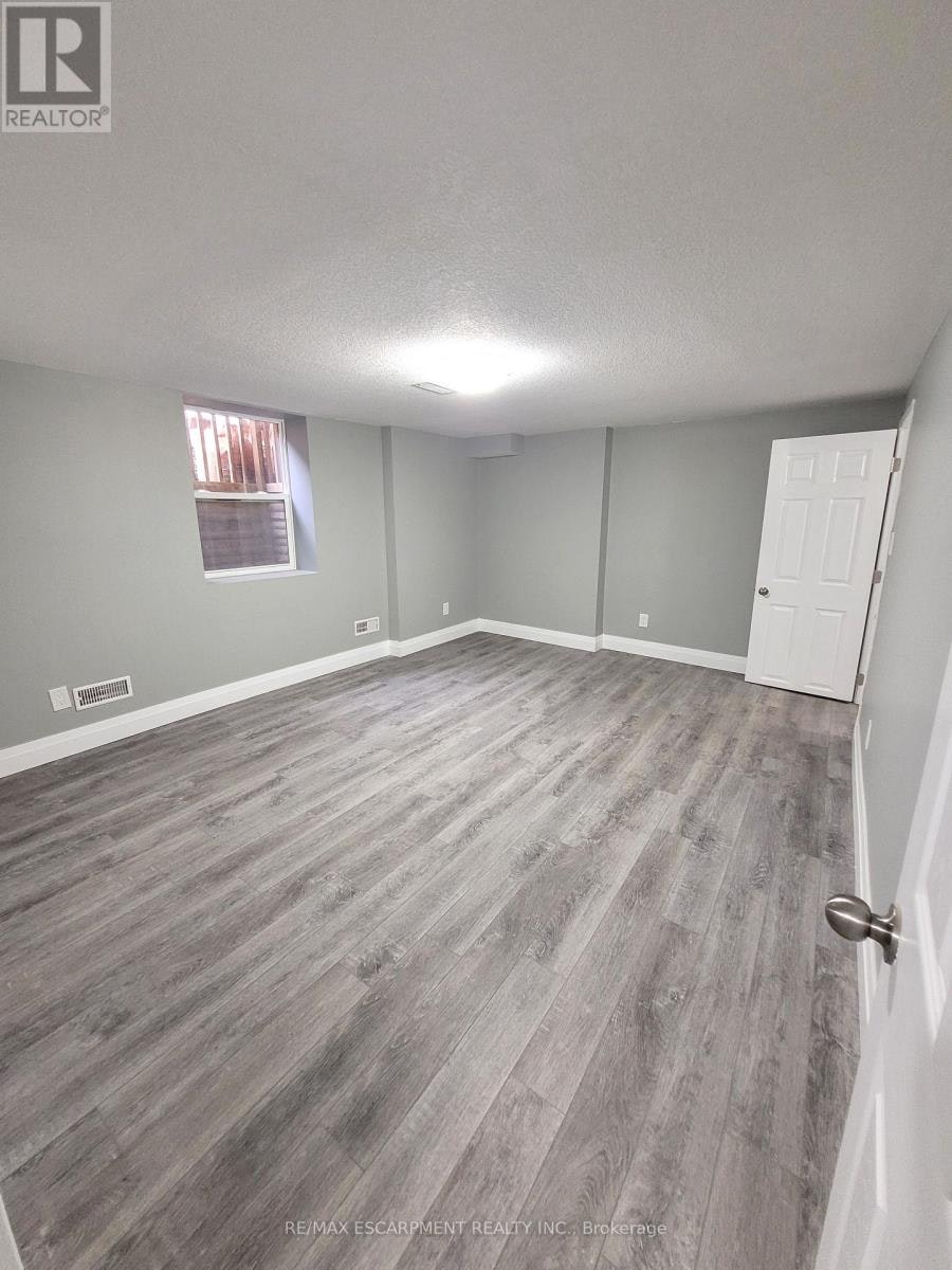 LOWER-76 Glenview Avenue, Cambridge, ON, N1R 2W2 - 6