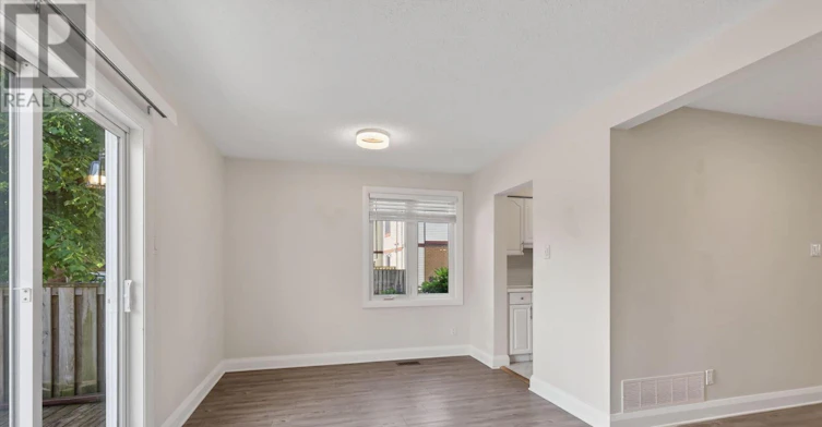 1551 Hoskins Crescent, Ottawa, ON, K1C 2G3 - 8