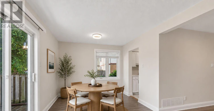 1551 Hoskins Crescent, Ottawa, ON, K1C 2G3 - 7