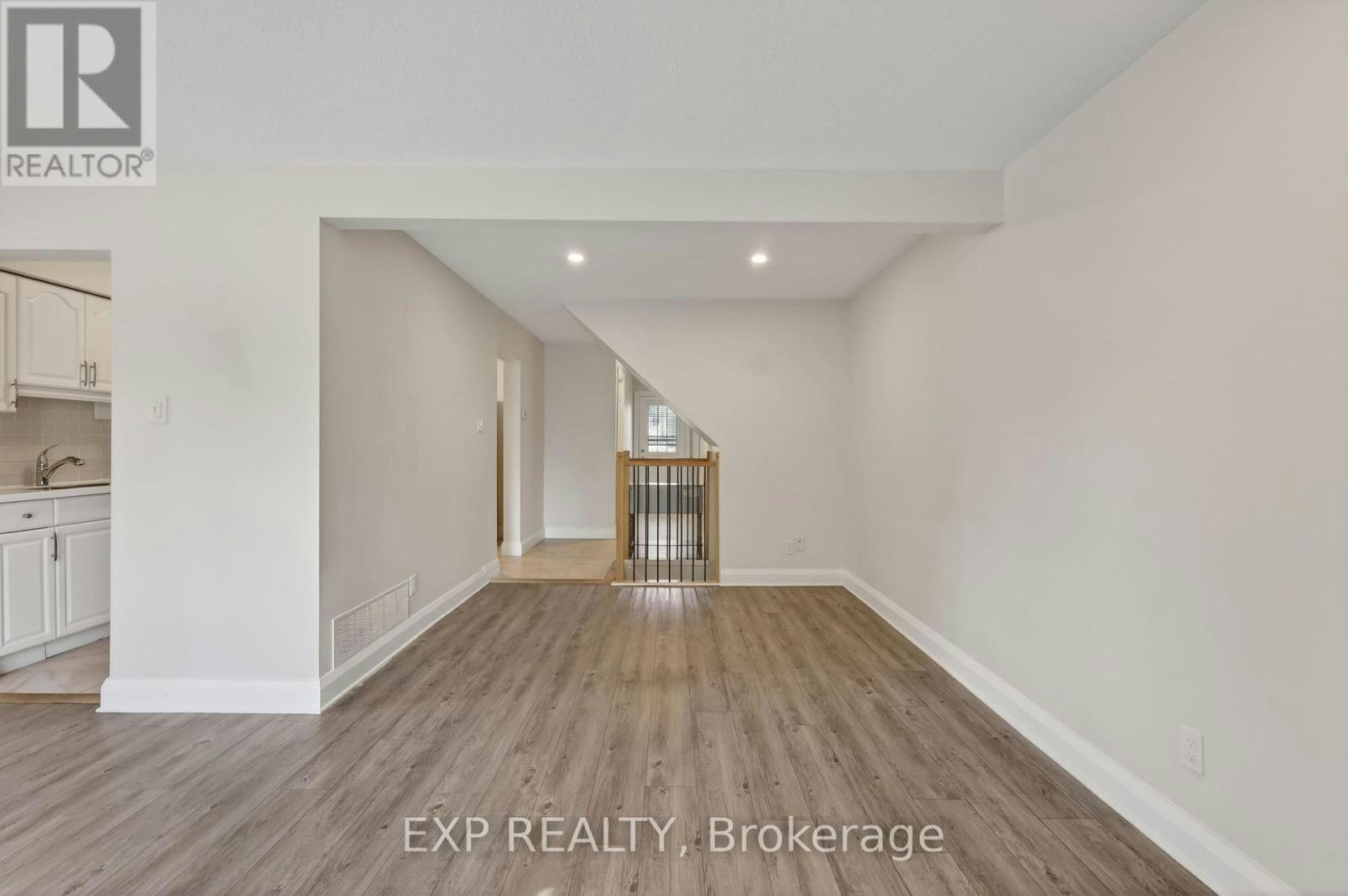 1551 Hoskins Crescent, Ottawa, ON, K1C 2G3 - 6