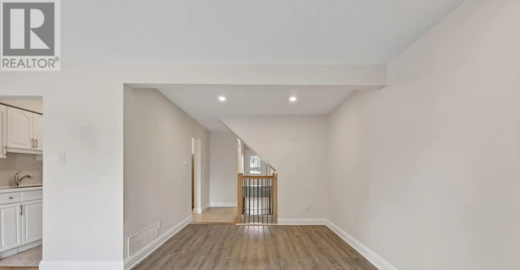 1551 Hoskins Crescent, Ottawa, ON, K1C 2G3 - 6