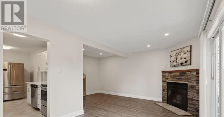 1551 Hoskins Crescent, Ottawa, ON, K1C 2G3 - 9