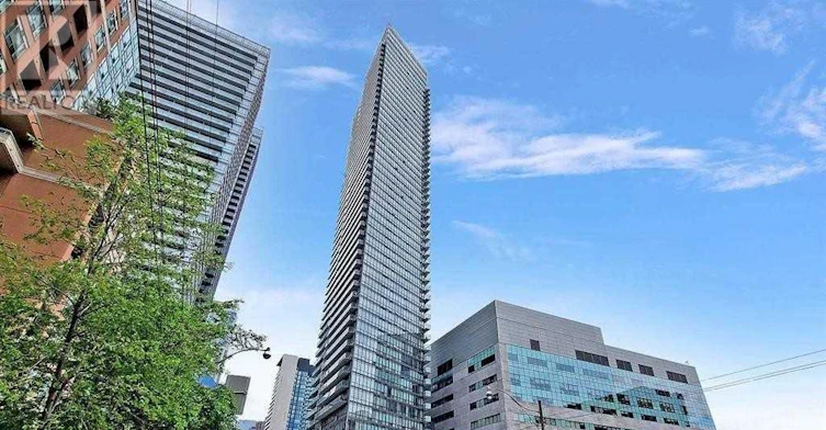 214-832 Bay Street, Toronto, ON, M5S 1Z6
