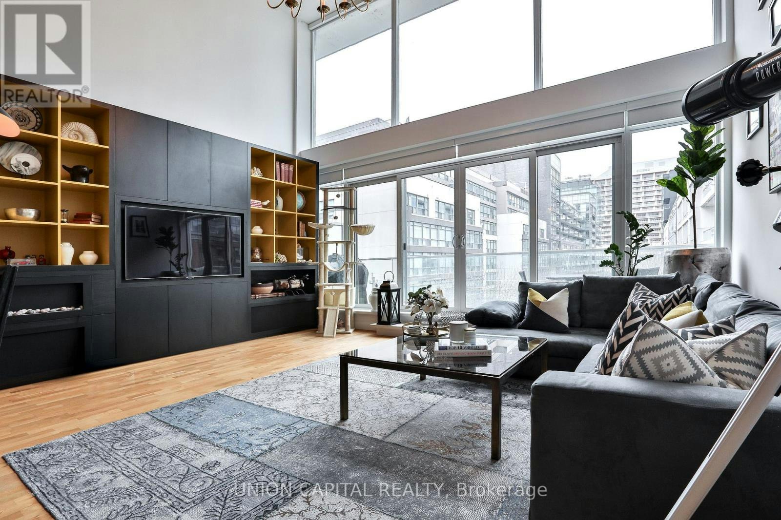 504-75 Portland Street, Toronto, ON, M5V 2M9 - 5