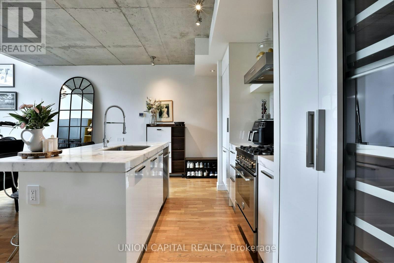 504-75 Portland Street, Toronto, ON, M5V 2M9 - 12