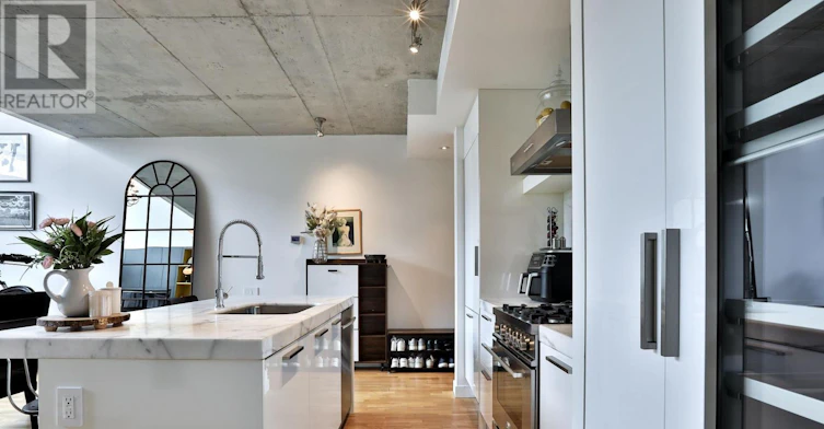 504-75 Portland Street, Toronto, ON, M5V 2M9 - 12