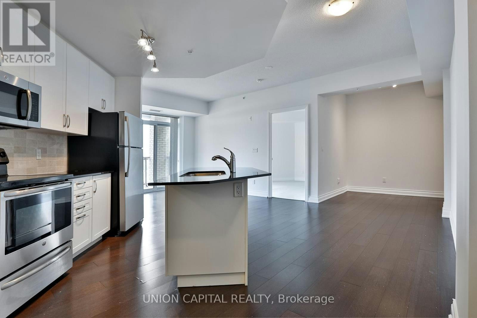 511-68 Main Street, Markham, ON, L3P 1X2 - 2