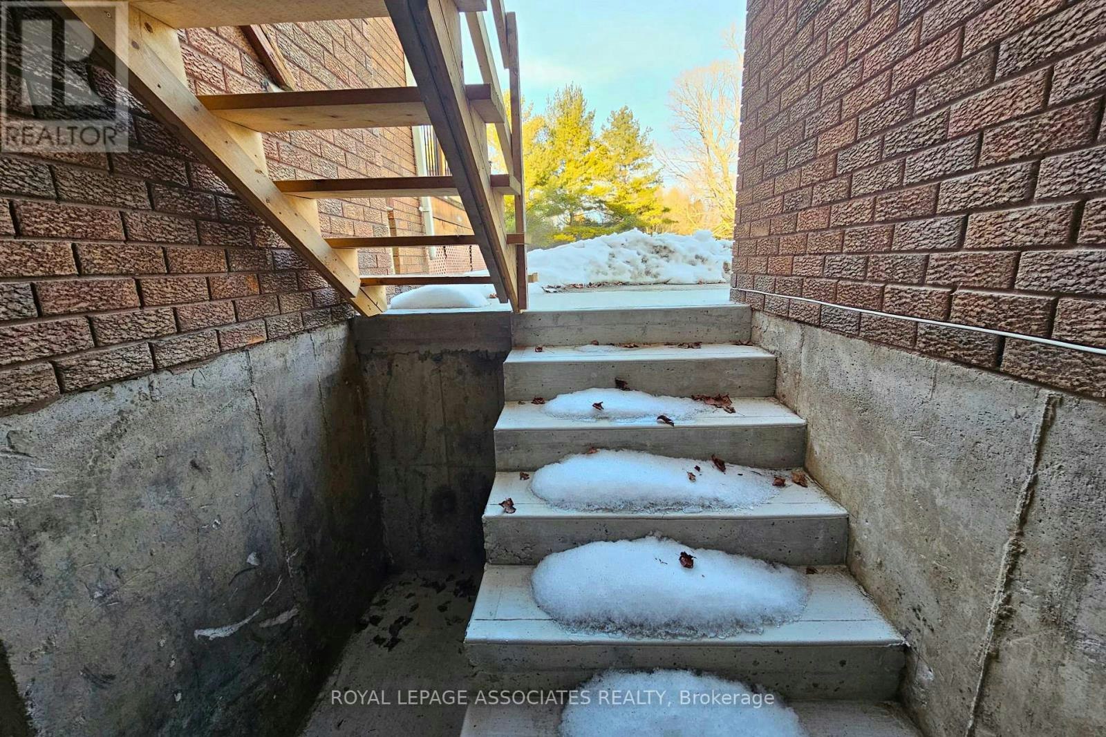 BSMT-2377 Salem Road, Ajax, ON, L1Z 1X4 - 13