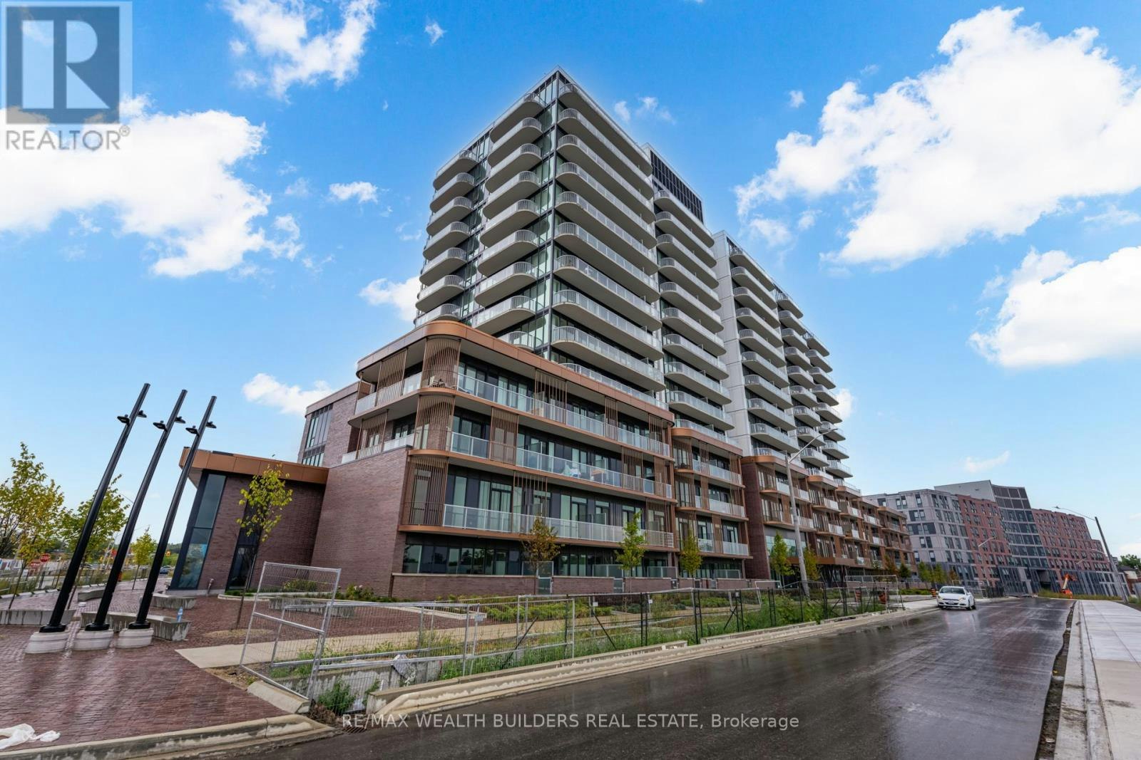714-220 Missinnihe Way, Mississauga, ON, L5H 0A9