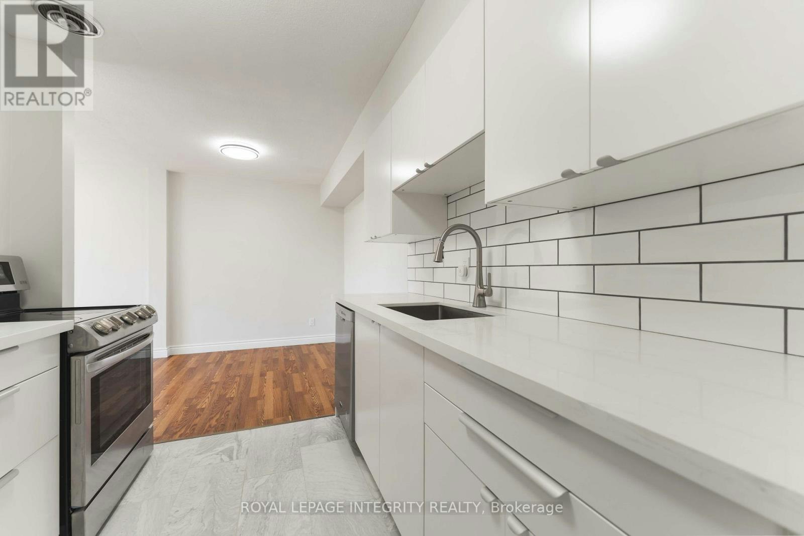 5 Banner Road, Ottawa, ON, K2H 8T3 - 12