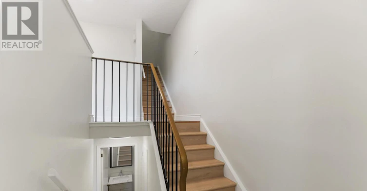 5 Banner Road, Ottawa, ON, K2H 8T3 - 4