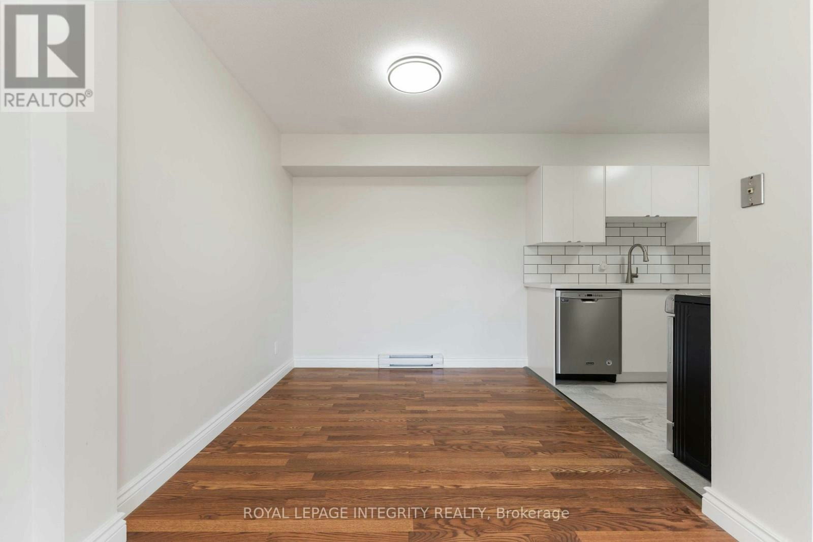 5 Banner Road, Ottawa, ON, K2H 8T3 - 9