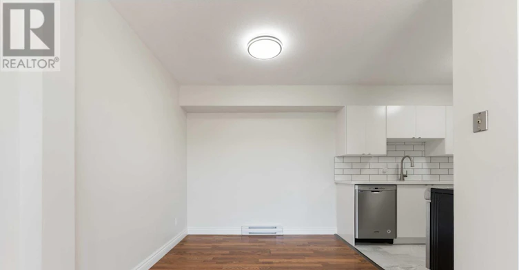 5 Banner Road, Ottawa, ON, K2H 8T3 - 9