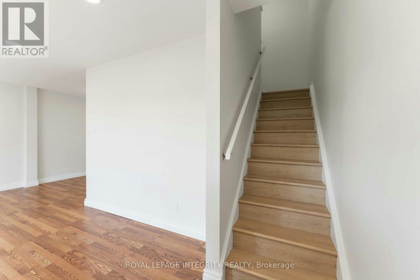 5 Banner Road, Ottawa, ON, K2H 8T3 - 14