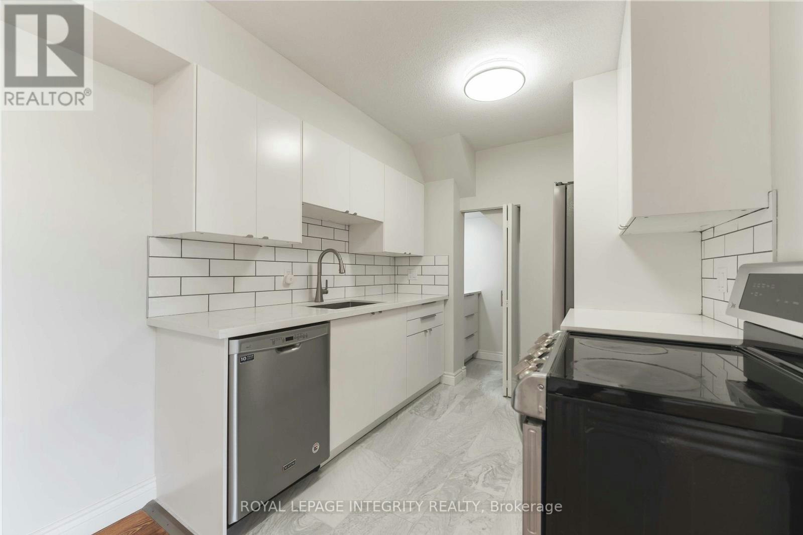 5 Banner Road, Ottawa, ON, K2H 8T3 - 10