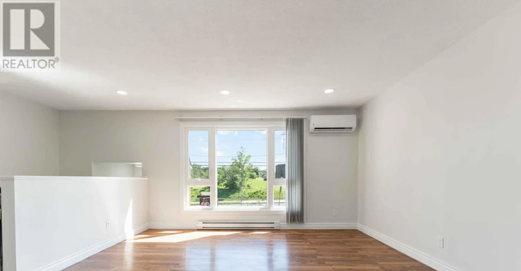 5 Banner Road, Ottawa, ON, K2H 8T3 - 7