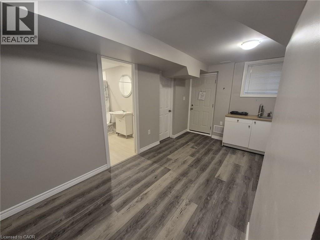 Lower-72 Ingleside Drive, Kitchener, ON, N2M 2G8 - 6