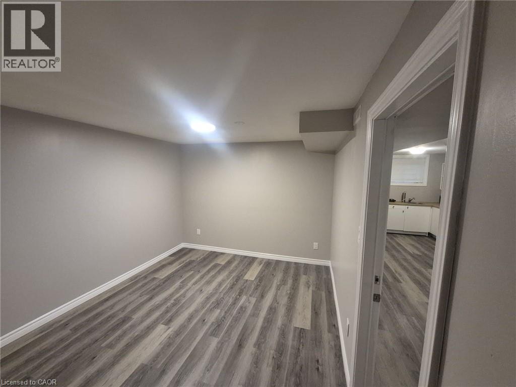 Lower-72 Ingleside Drive, Kitchener, ON, N2M 2G8 - 8