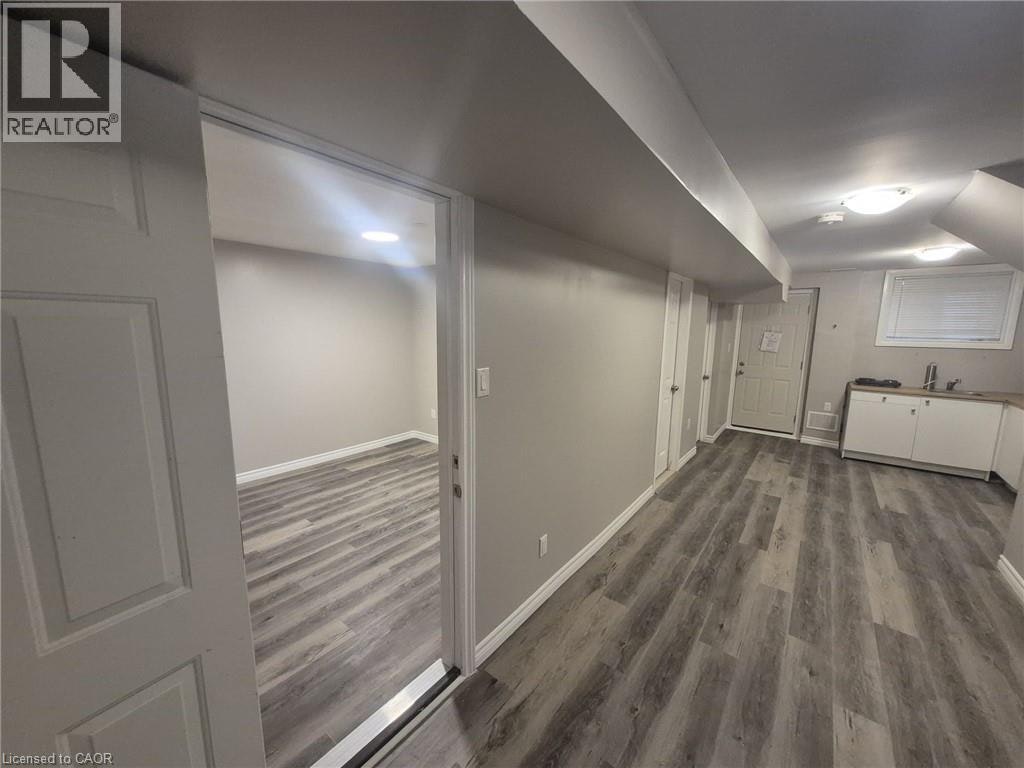 Lower-72 Ingleside Drive, Kitchener, ON, N2M 2G8 - 9