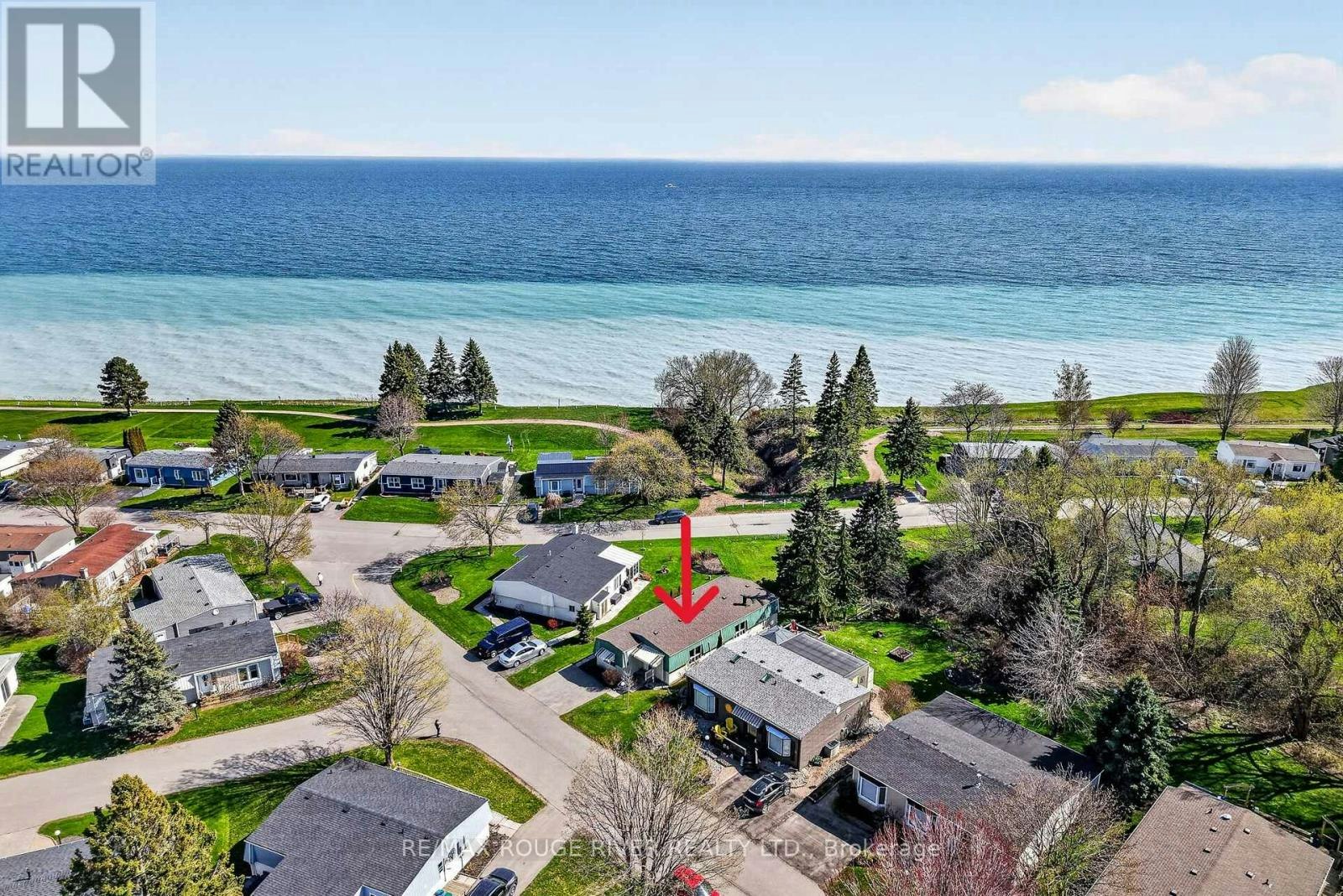 22 Eastbank Road, Clarington, ON, L1B 1A4