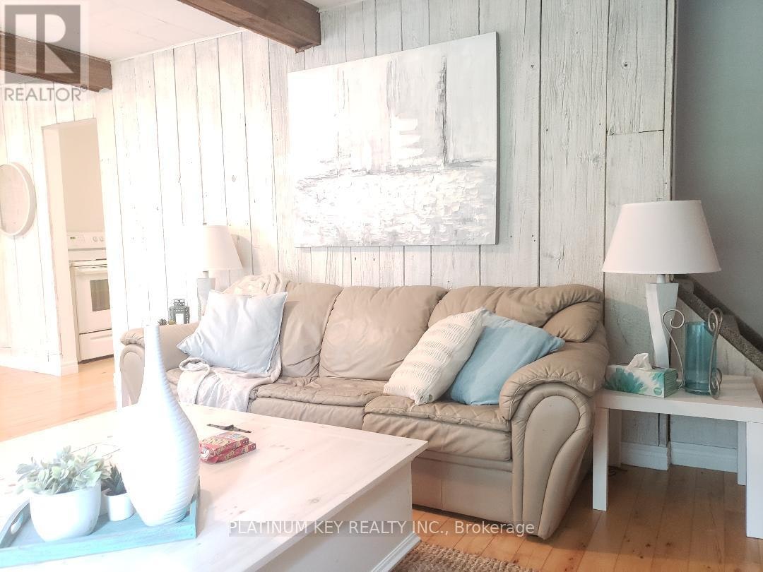 5409 Oak Avenue, Lambton Shores, ON, N0N 1J0 - 5