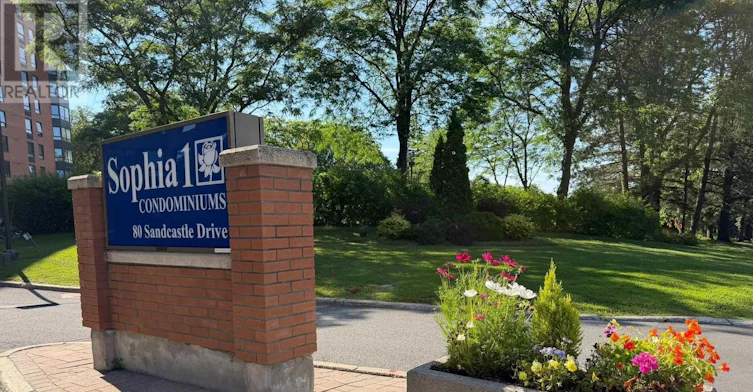 807-80 Sandcastle Drive, Ottawa, ON, K2H 9E7 - 2