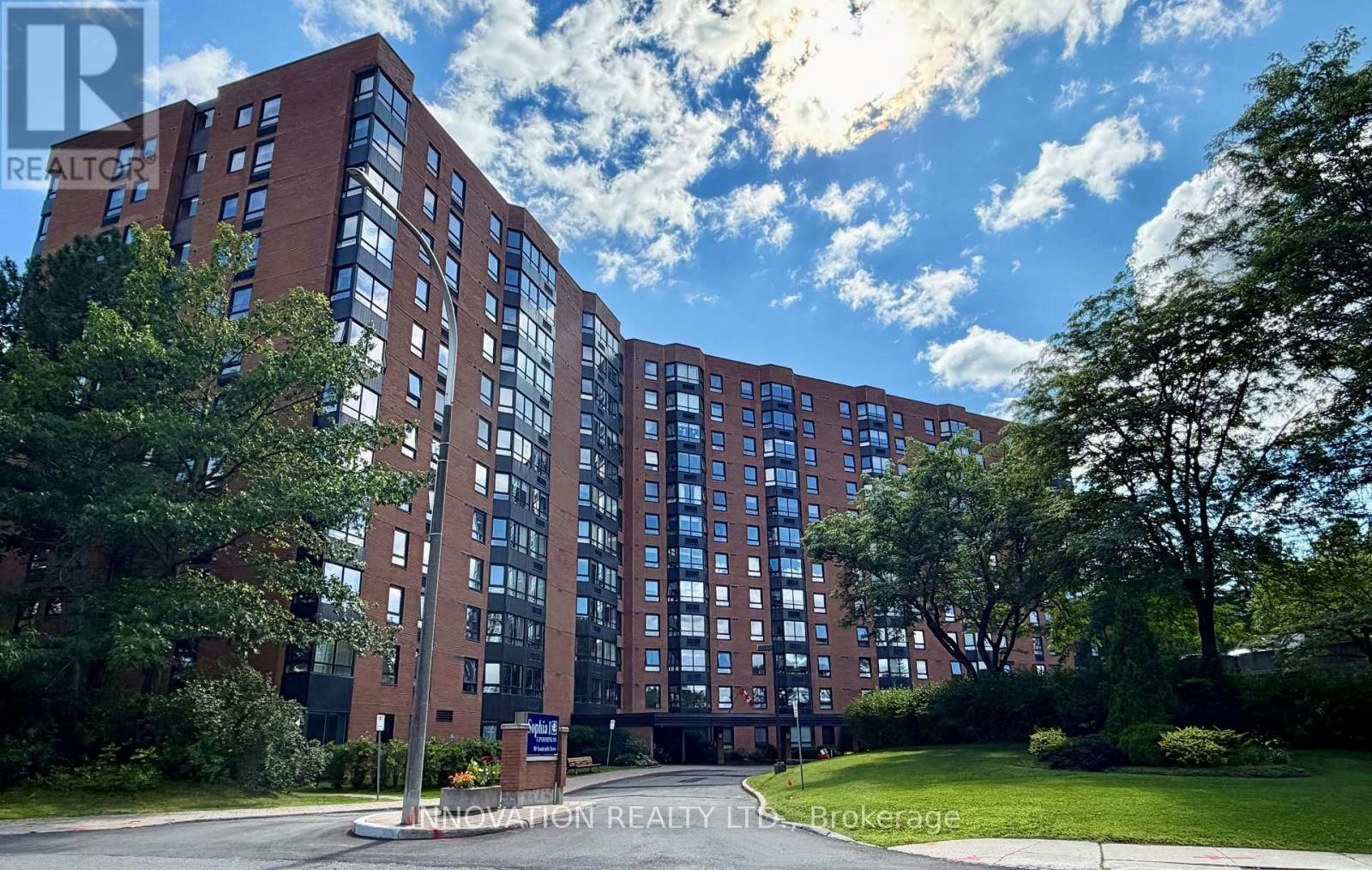 807-80 Sandcastle Drive, Ottawa, ON, K2H 9E7