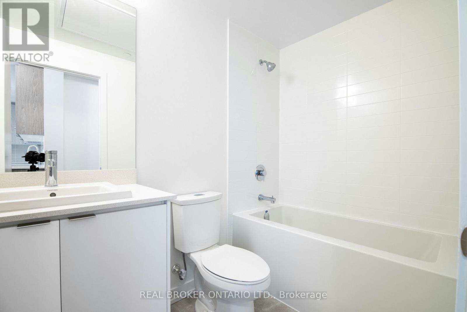 1101-55 Duke Street W, Kitchener, ON, N2G 1A6 - 2