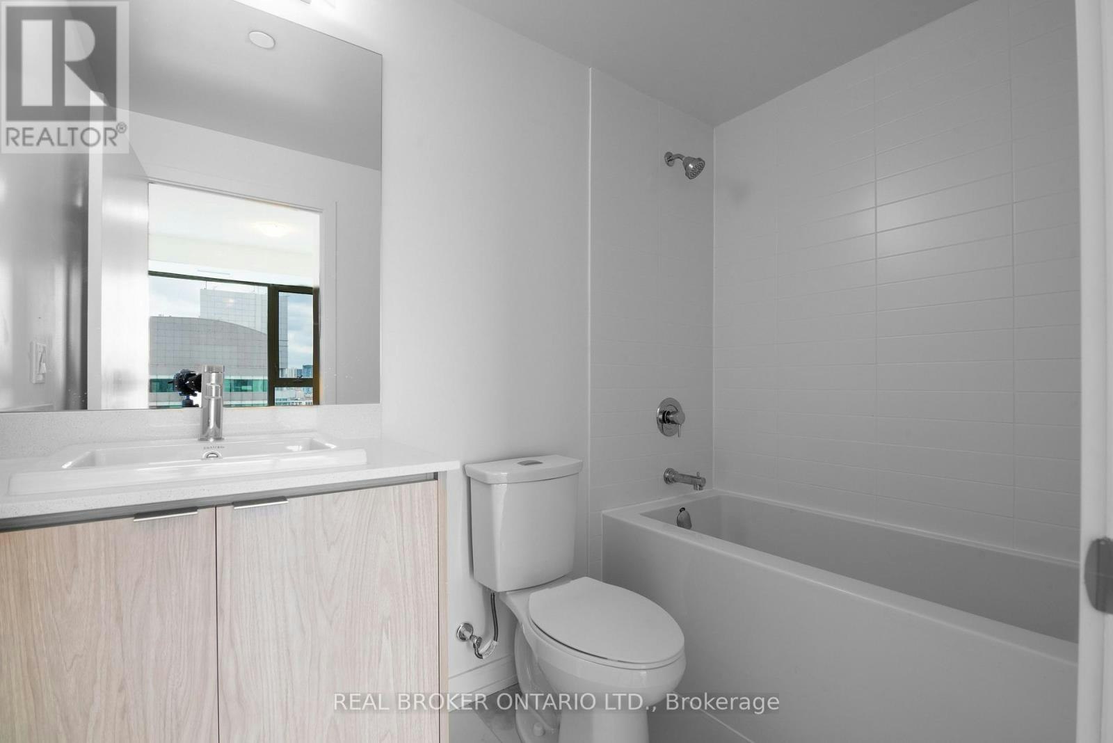 1101-55 Duke Street W, Kitchener, ON, N2G 1A6 - 10