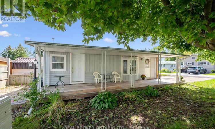 445 Pine Passage