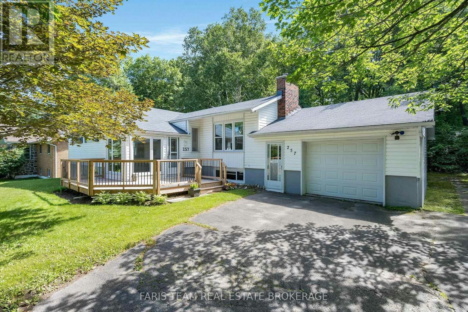 257 Church Street, Penetanguishene, ON, L9M 1G6