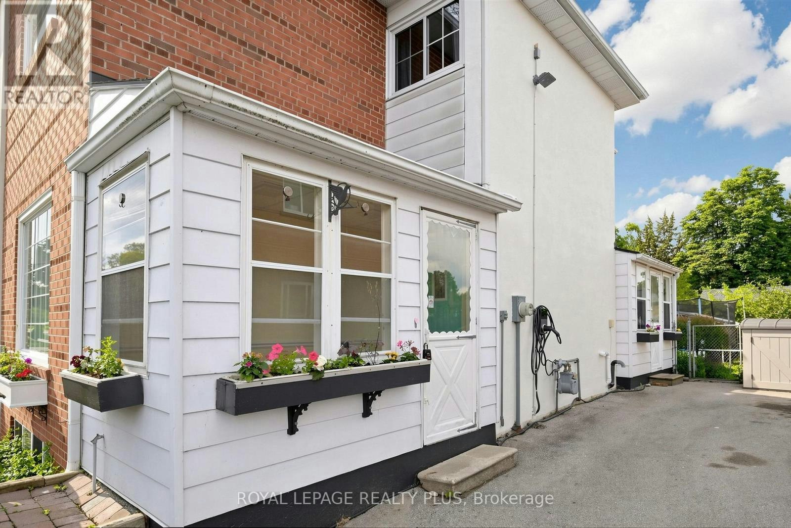 2359 Brookhurst Road, Mississauga, ON, L5J 1R1 - 2