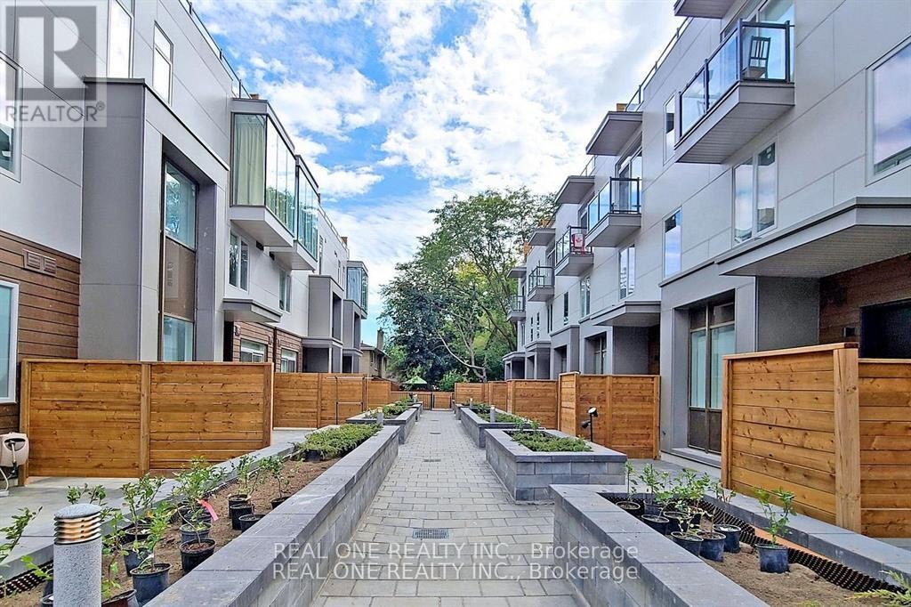 5-25 Dervock Crescent, Toronto, ON, M2K 0G7