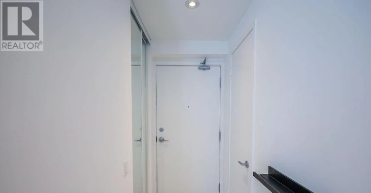 2206-898 Portage Parkway, Vaughan, ON, L4K 0J6 - 4